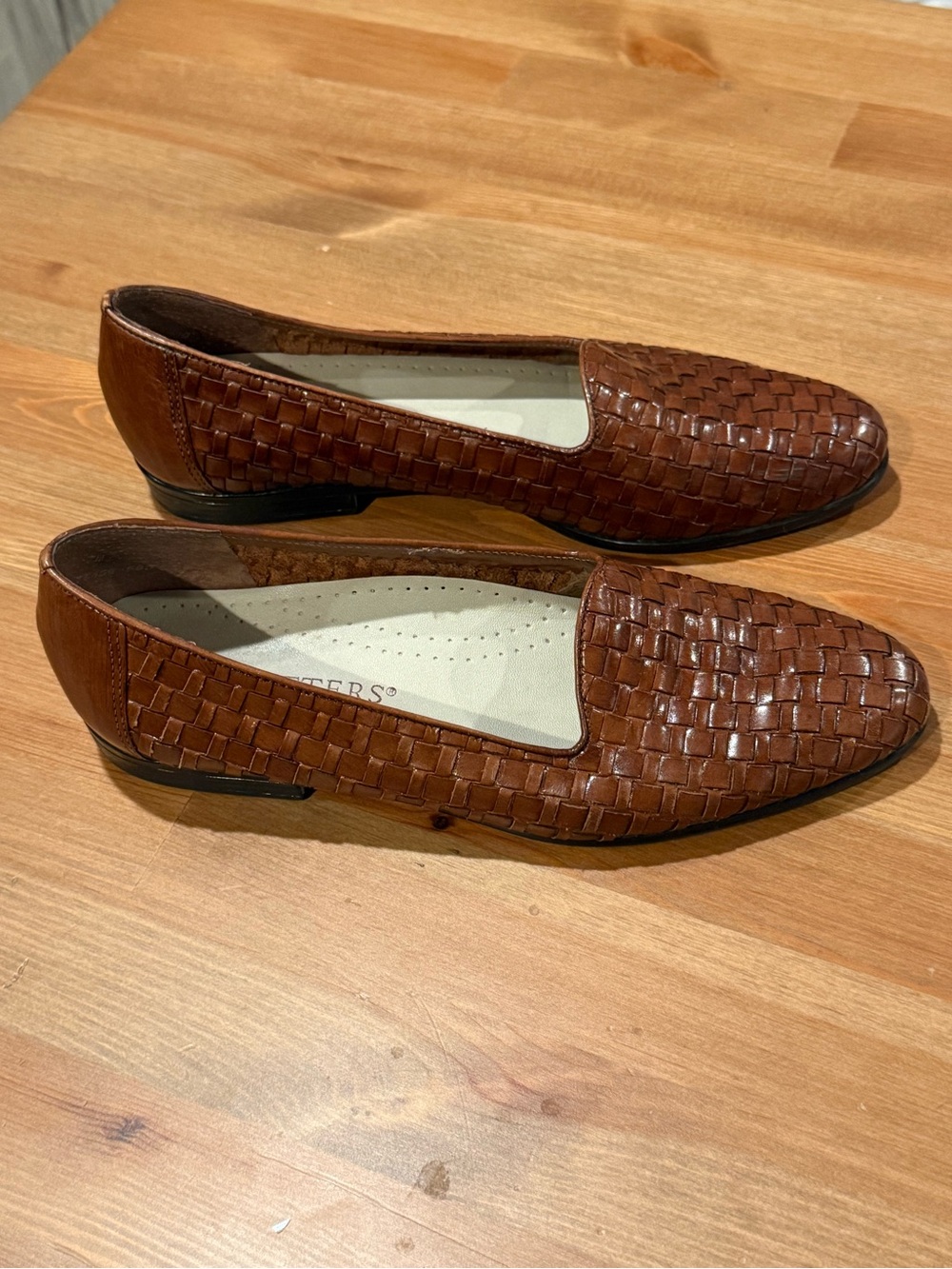 Trotters Liz Slip-On Brown Woven Leather Basket Weave Loafers Flats